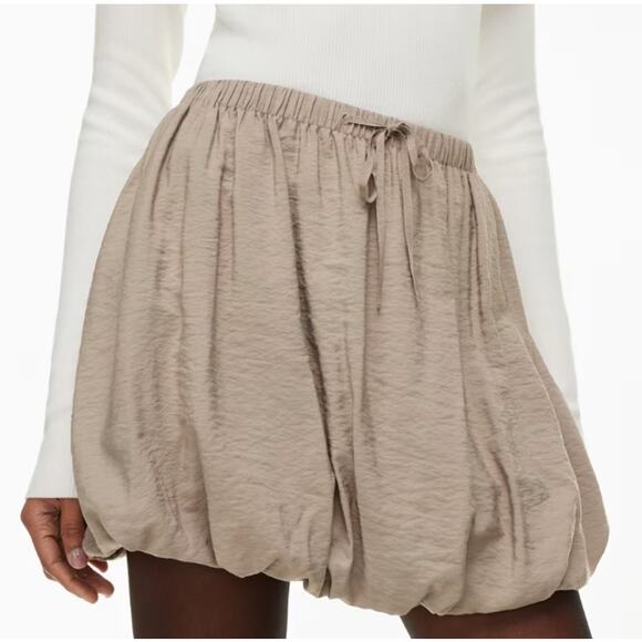 Wilfred Aritzia Women's size 2XS XXS Tan Mini Bloomsbury Bubble Skirt High Rise - Picture 1 of 9